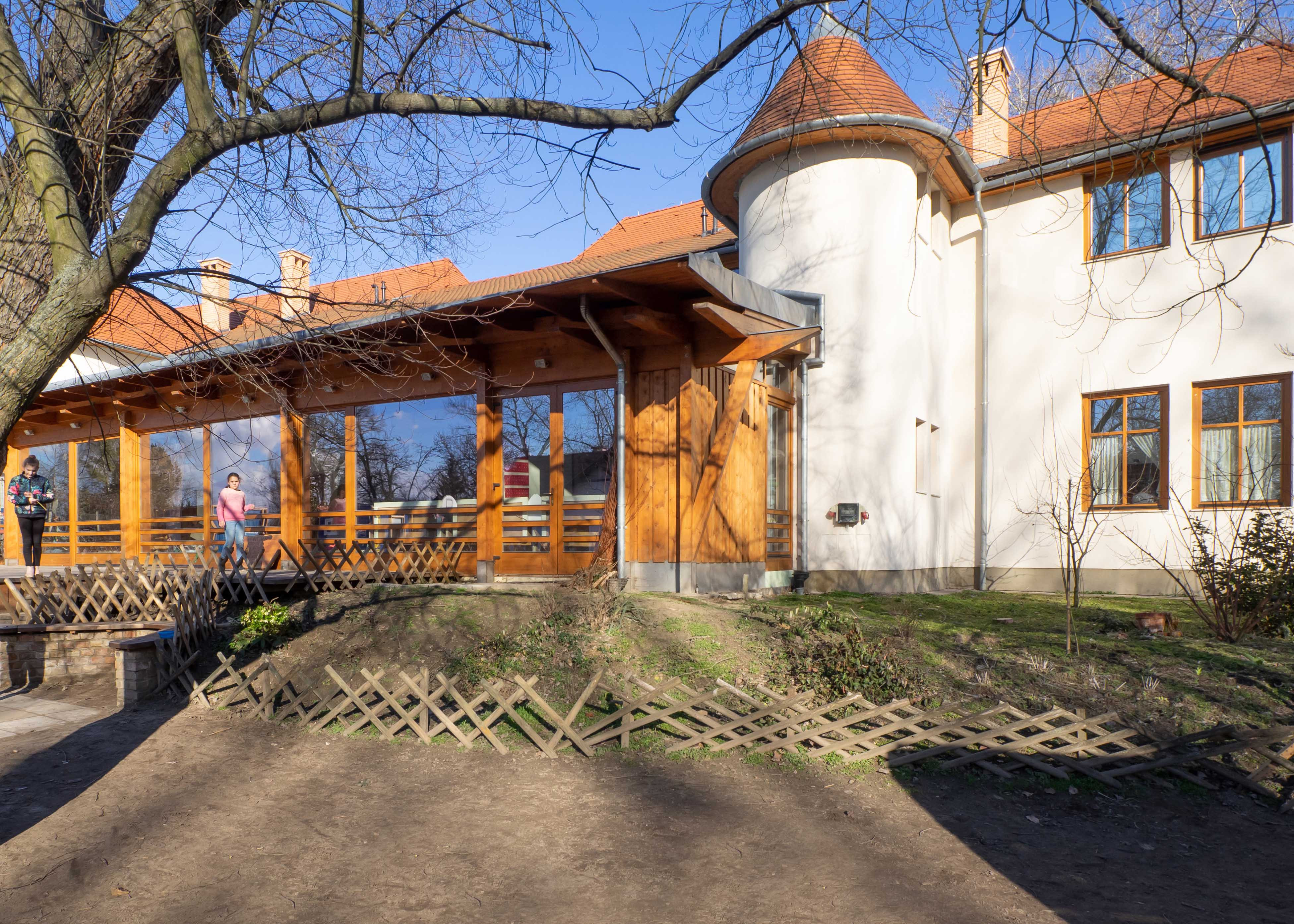 Udvari nézet 2