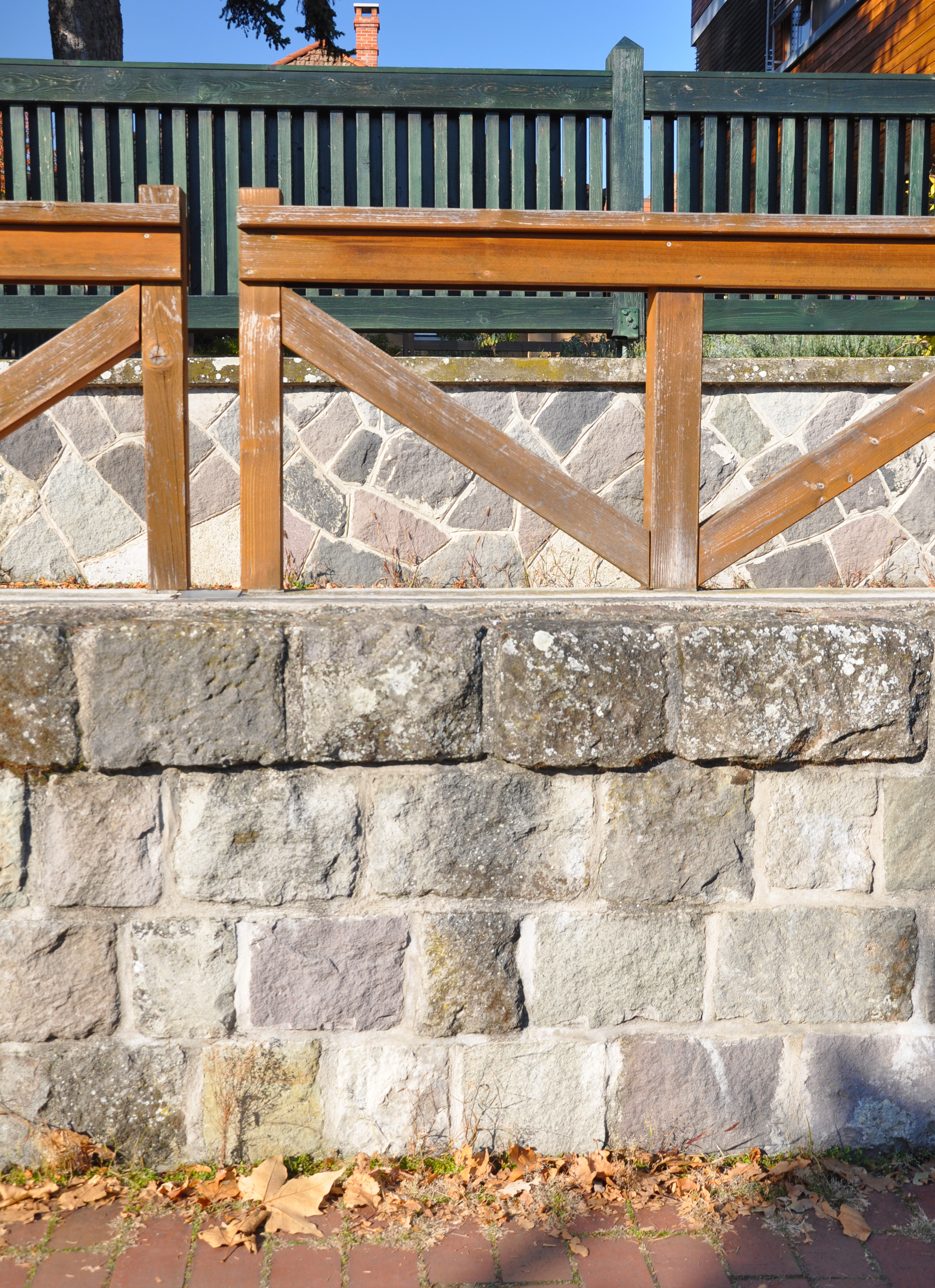 Korlát az árvizi falon