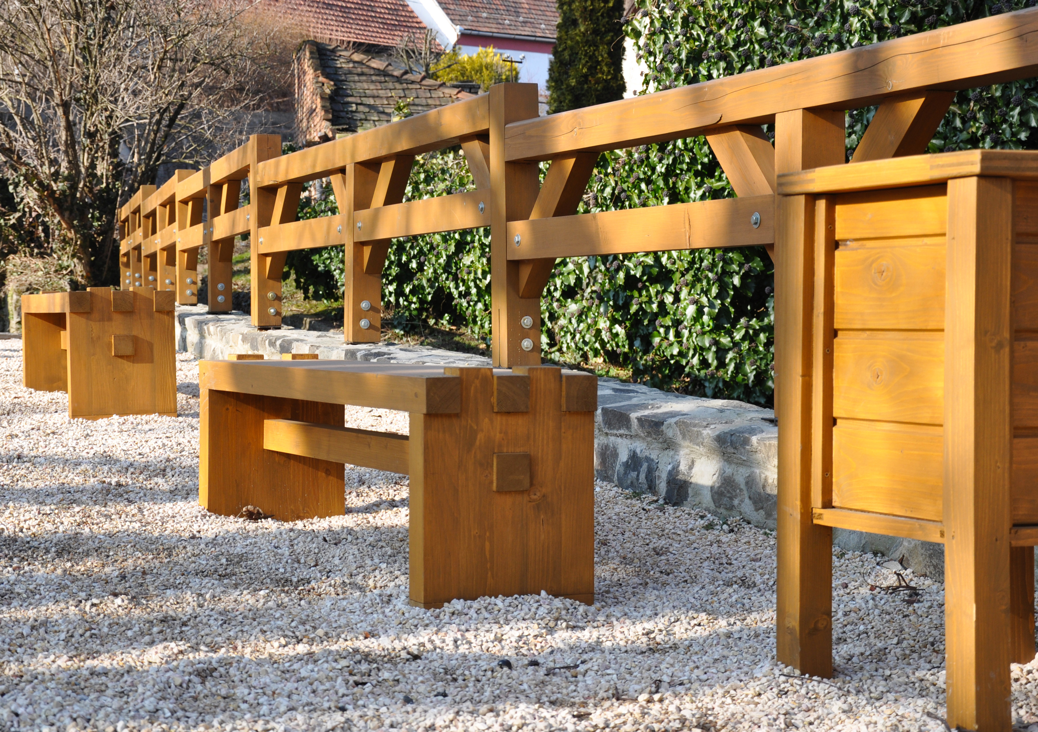 Térbútorok és korlát