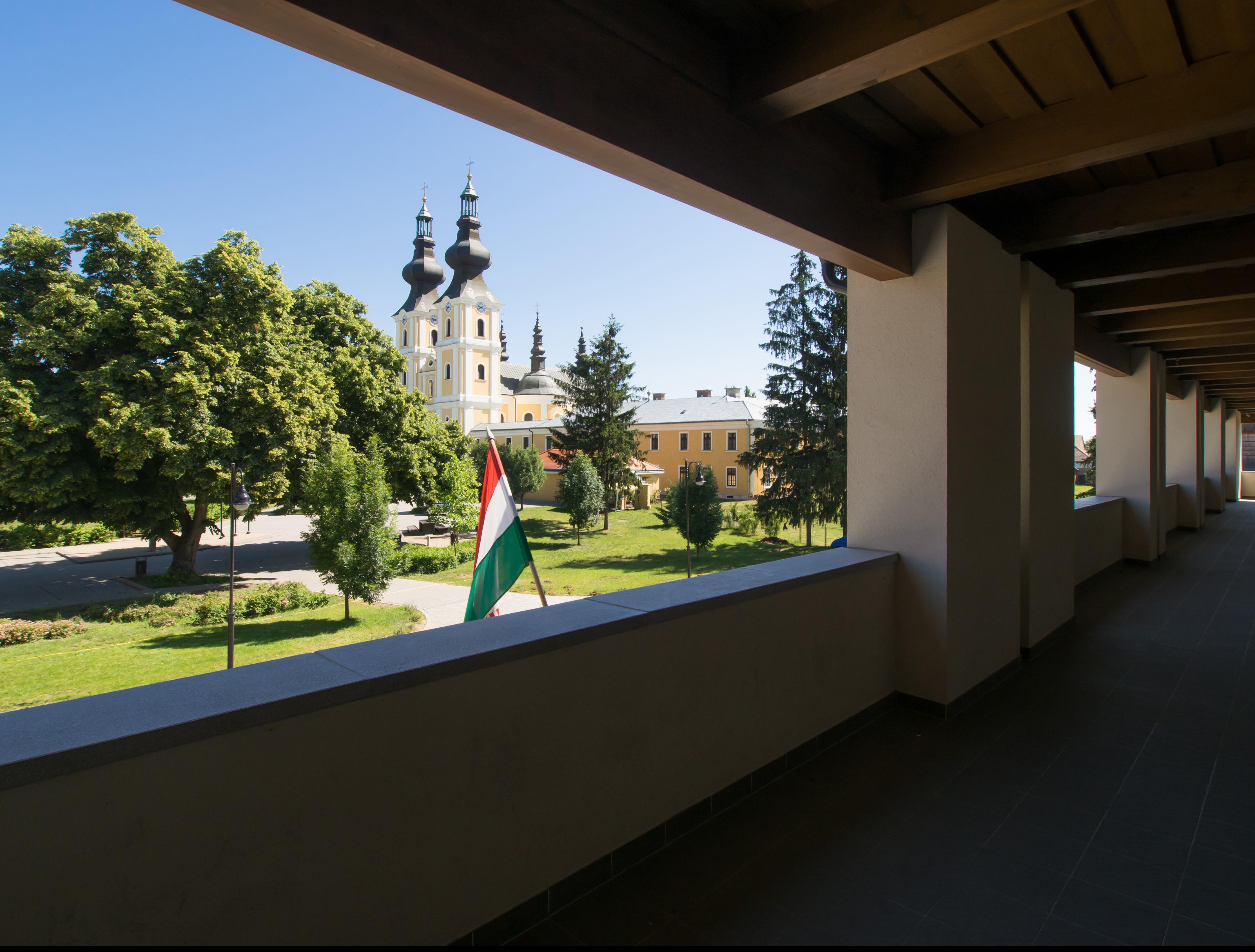 Tér Látványa Az Emeletről