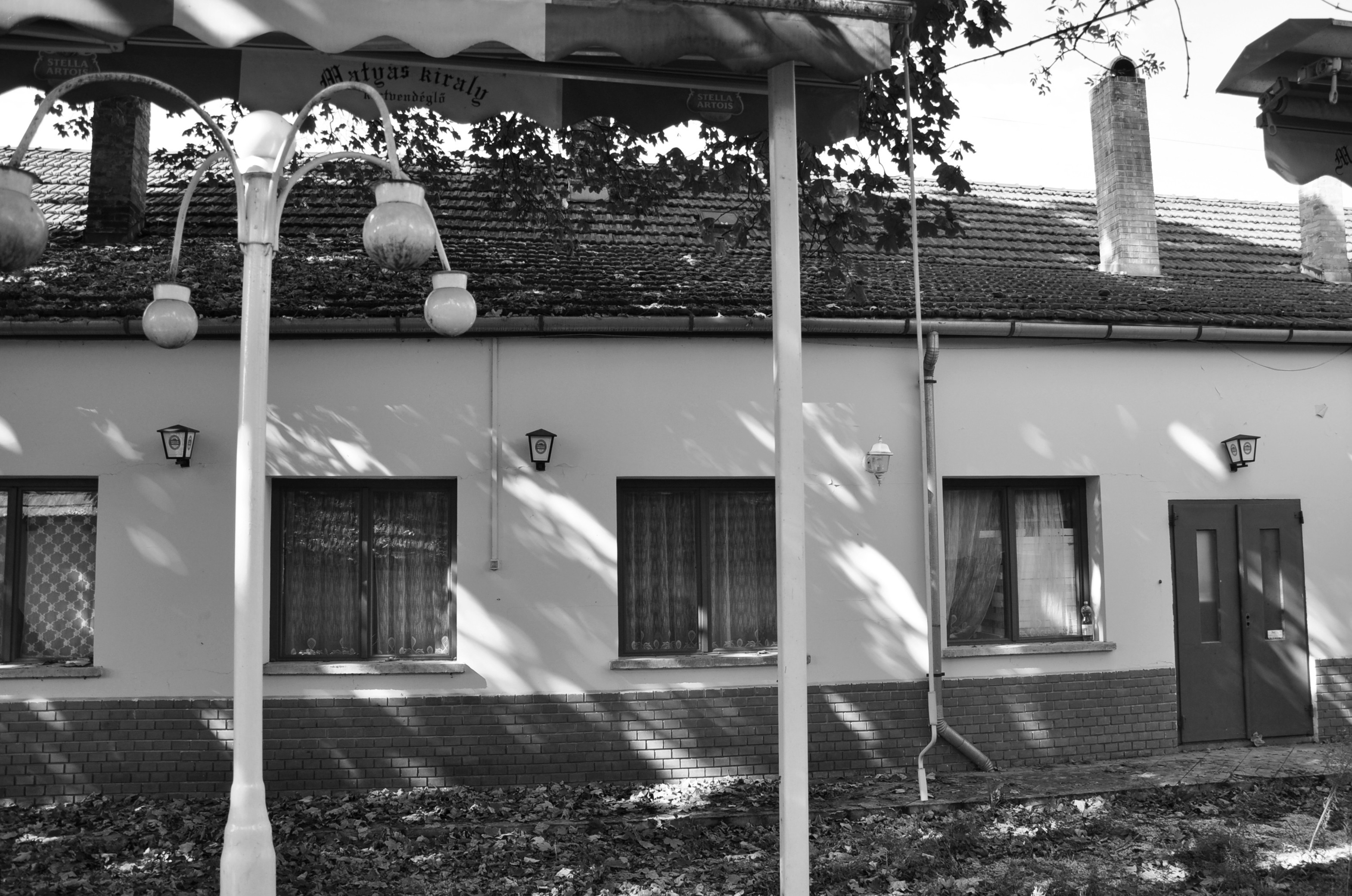 Eredeti épület udvari fotója